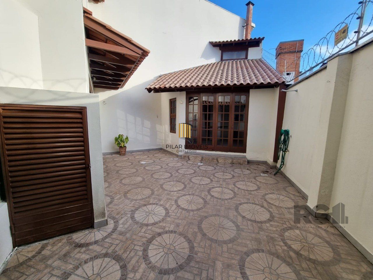 Casa 03 Dormitórios Condomínio Fechado Bairro Jardim Isabel