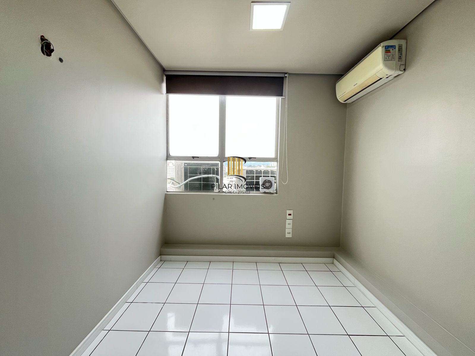 Sala para venda na Tristeza prédio Spazzio