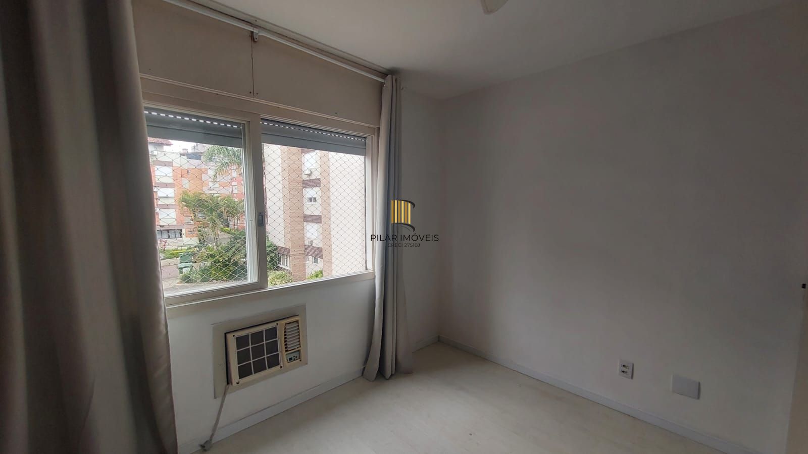 2 QUARTOS, SACADA COM CHURRASQUEIRA - ELEVADOR - CAVALHADA - PORTO ALEGRE - RS