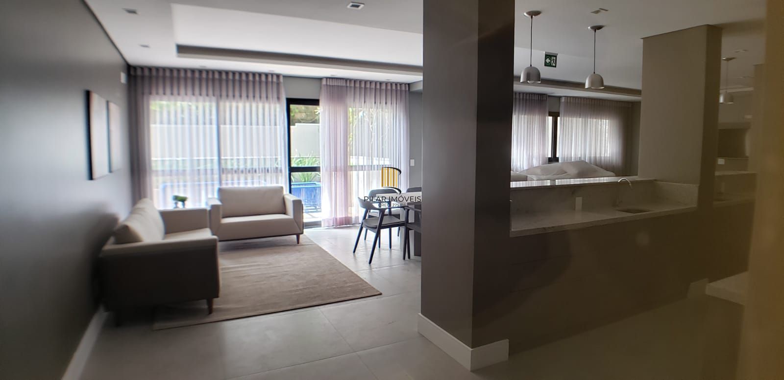 Apartamento para Venda - 101m², 3 dormitórios, sendo 3 suites, 2 vagas - Menino Deus