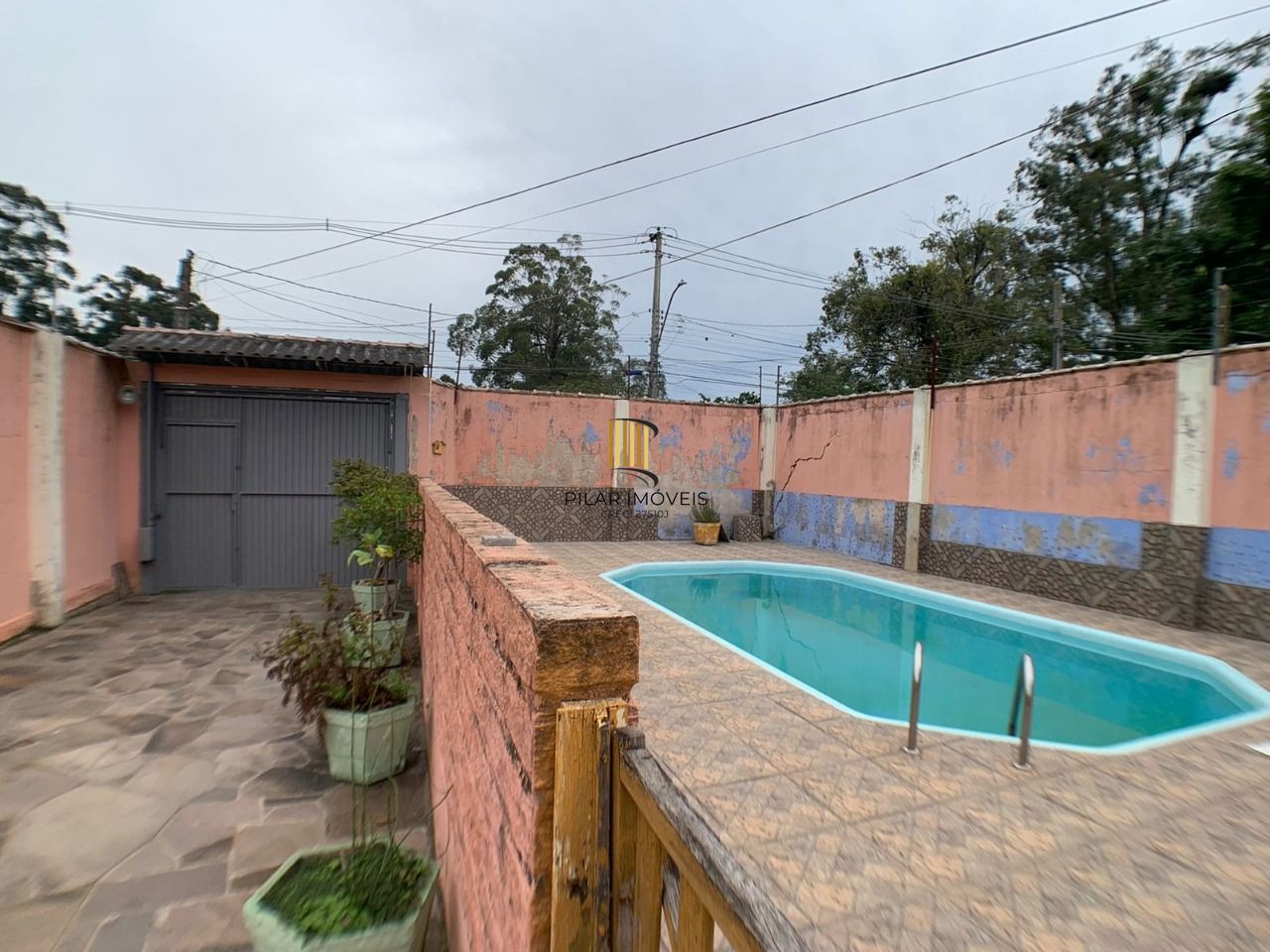 Casa para Venda - 318m², 3 dormitórios, Piscina, Bairro Guarujá