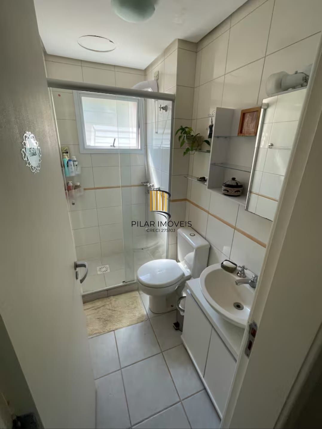 Apartamento Térreo Mobiliado Bairro Guarujá - 2 Dormitórios