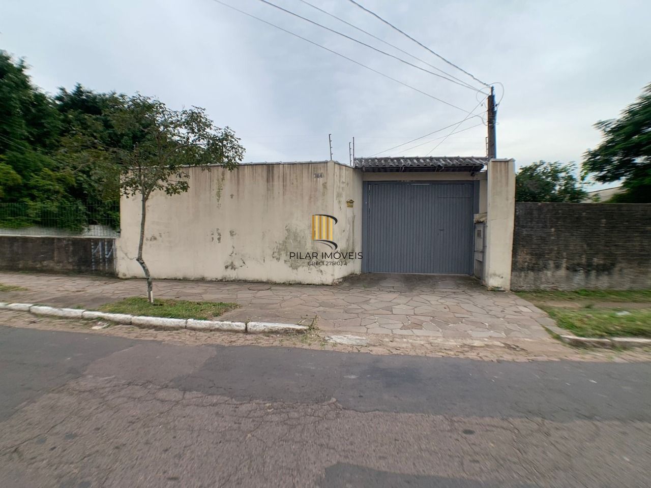Casa para Venda - 318m², 3 dormitórios, Piscina, Bairro Guarujá