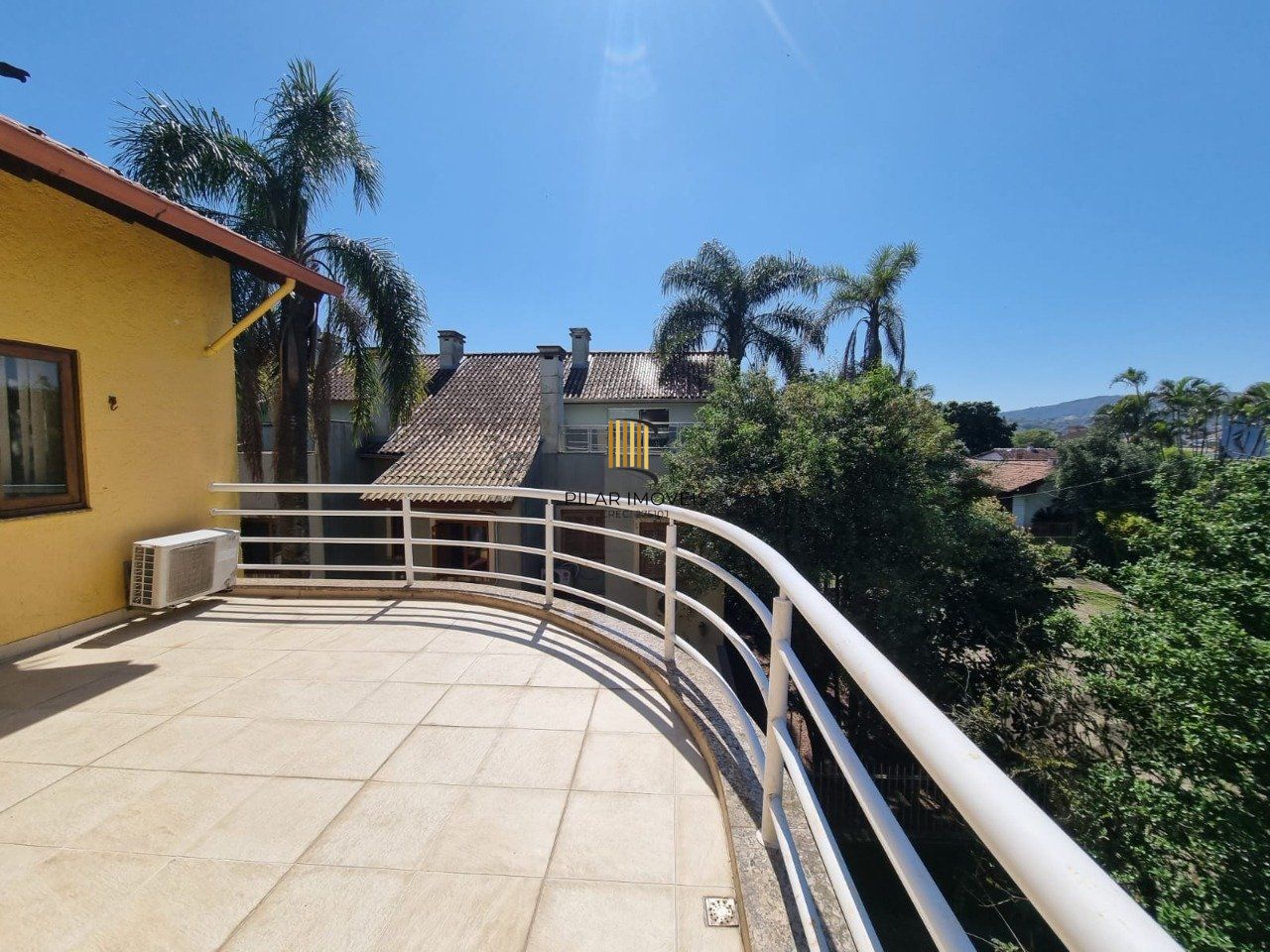 Casa com 4 Dormitórios / Piscina / Terraço / Bairro Ipanema