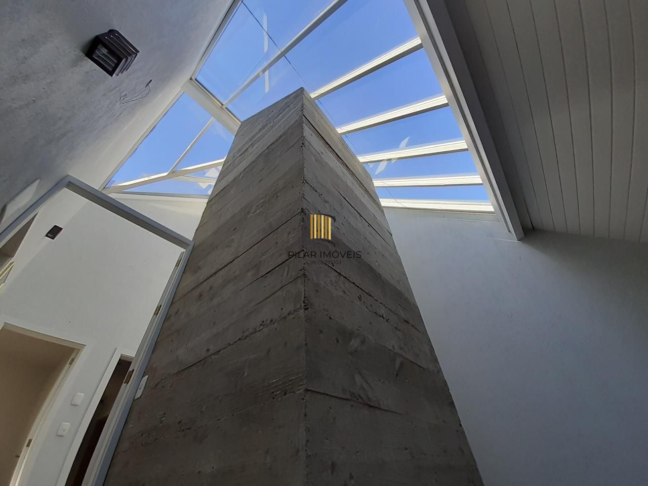 CASA COM PISCINA INDOOR NO CONDOMÍNIO VIVENDAS DA SERRA – CANELA/RS