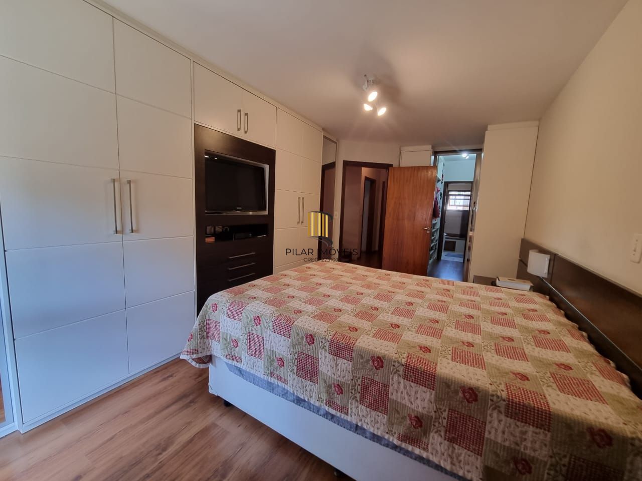 Casa com 3 Dormitórios - Bairro Assunção - Próximo ao Guaíba