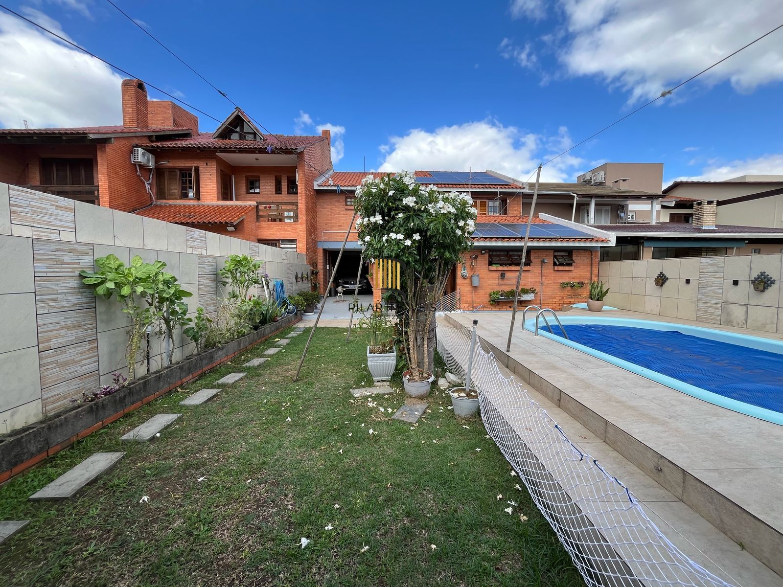 Casa com piscina a venda em Ipanema