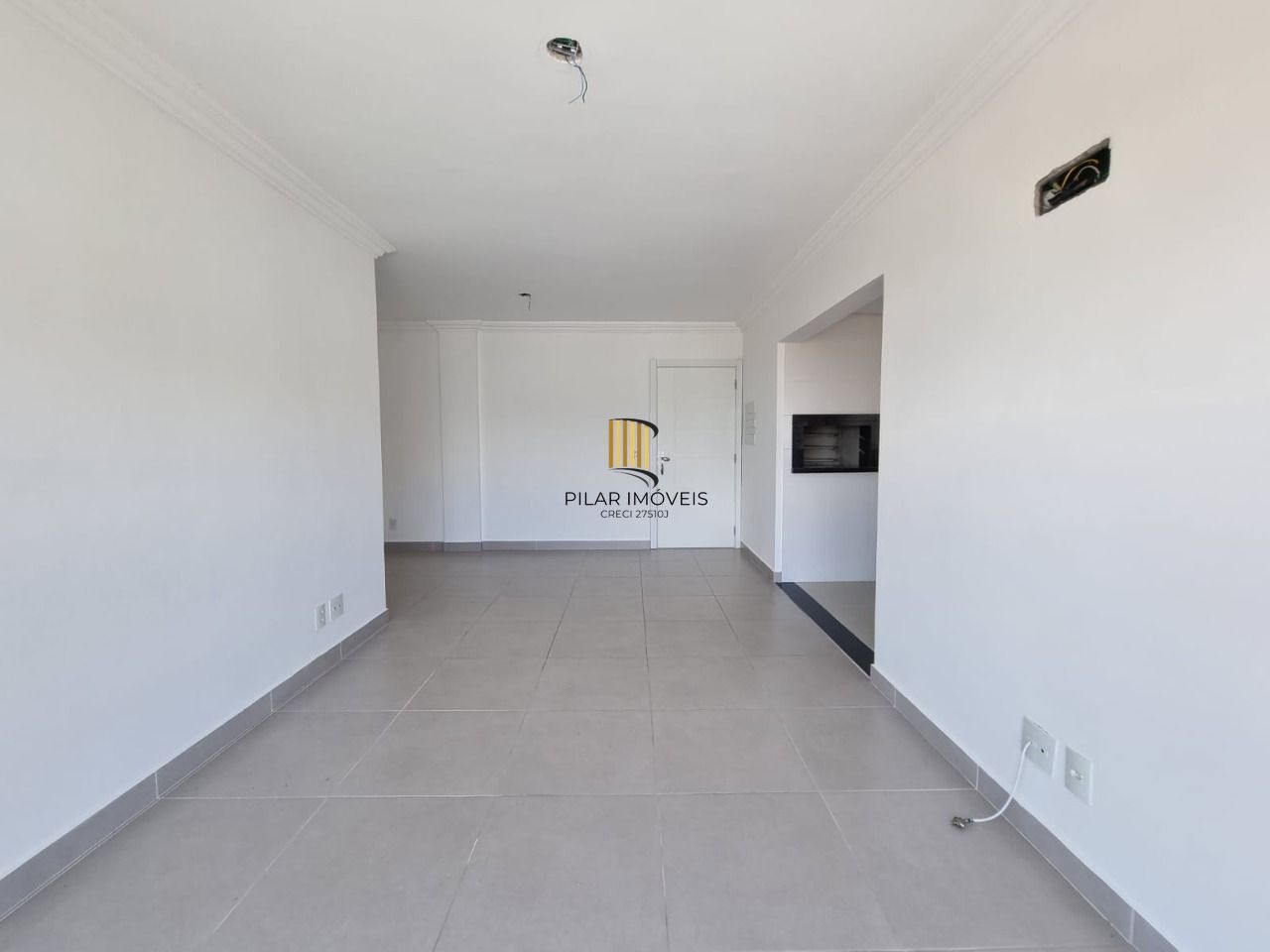 Apartamento 02 Dormitórios Com Sacada Bairro Tristeza