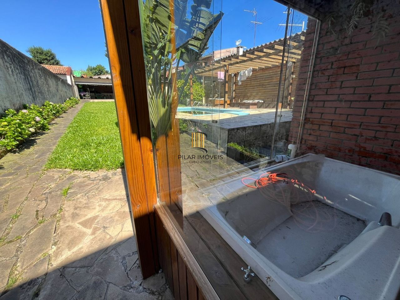 Casa 3 Dormitório(s) Bairro Guarujá