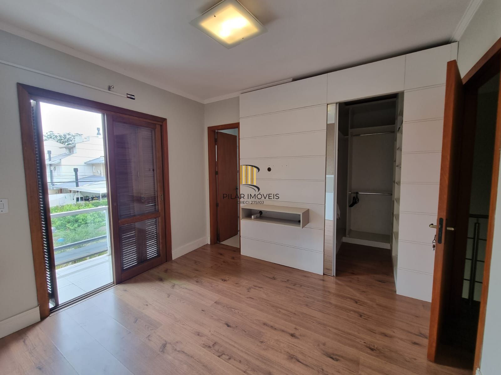 Casa 3 Dormitórios / Pátio com Churrasqueira / Jardins do Prado