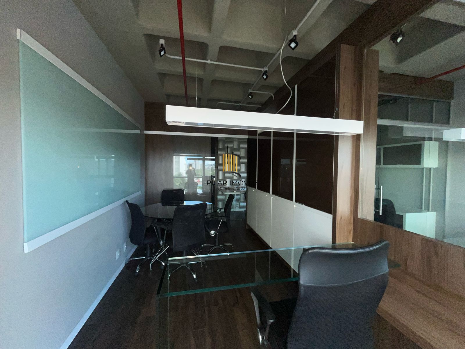 Sala mobiliada no Diamond Tower