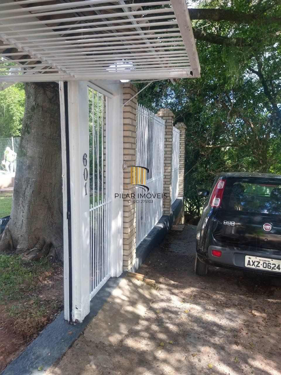 Casa Para Venda Com Amplo Pátio e Piscina