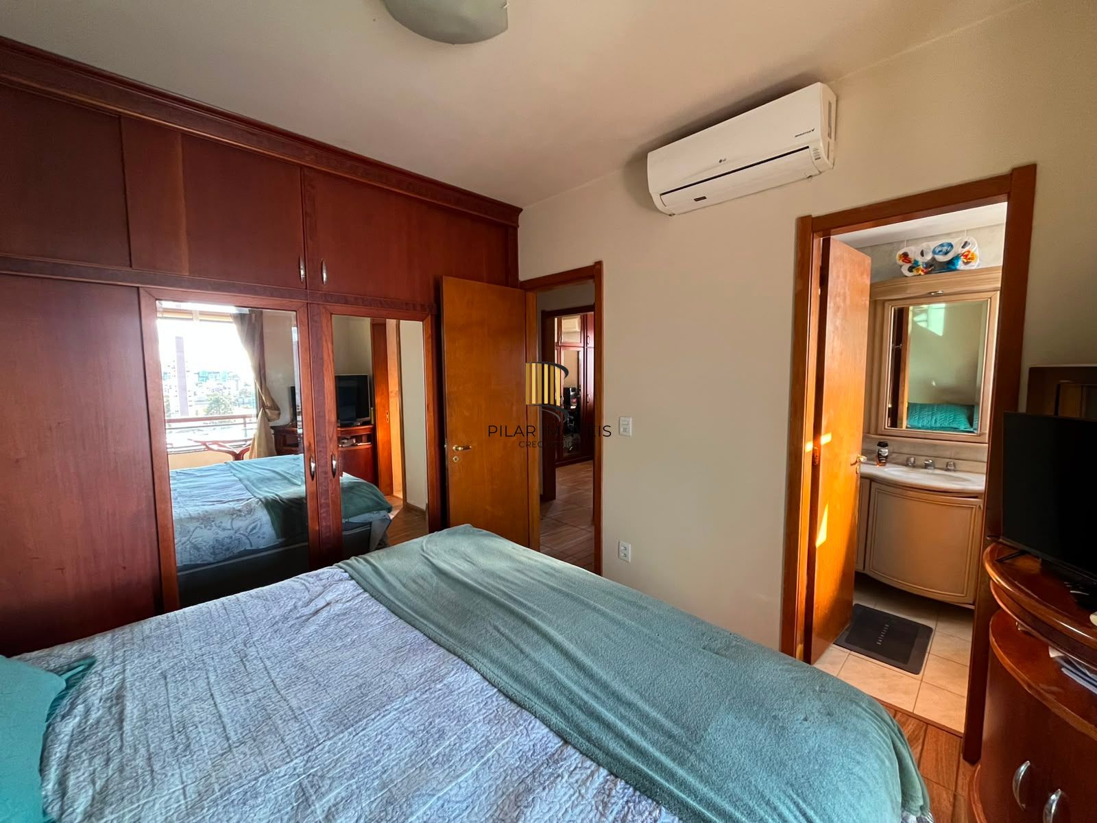 Apartamanto a venda no Menino Deus com 3 quartos e sacada