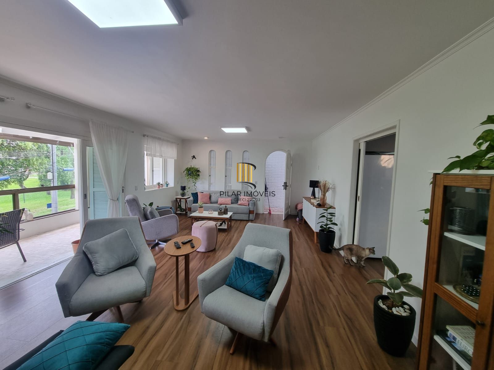 Casa terrea e reformada no bairro Nonoai