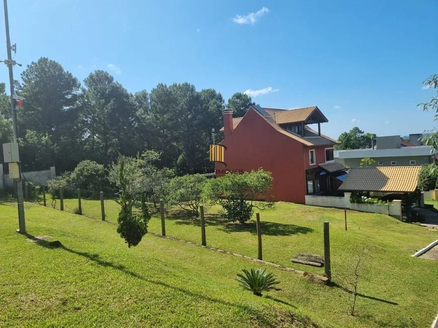 Terreno com 330m² no Condomínio Mountain Ville