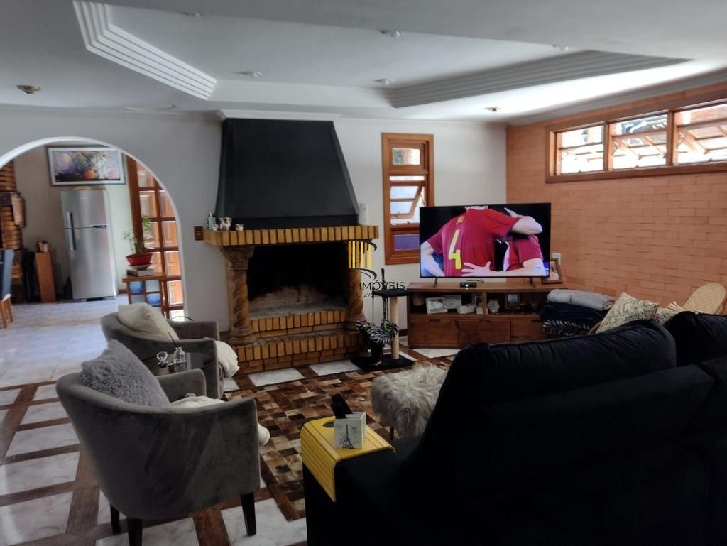 Linda Casa 4 Dormitórios Piscina, Churrasqueira, 4 Vagas Bairro Guarujá