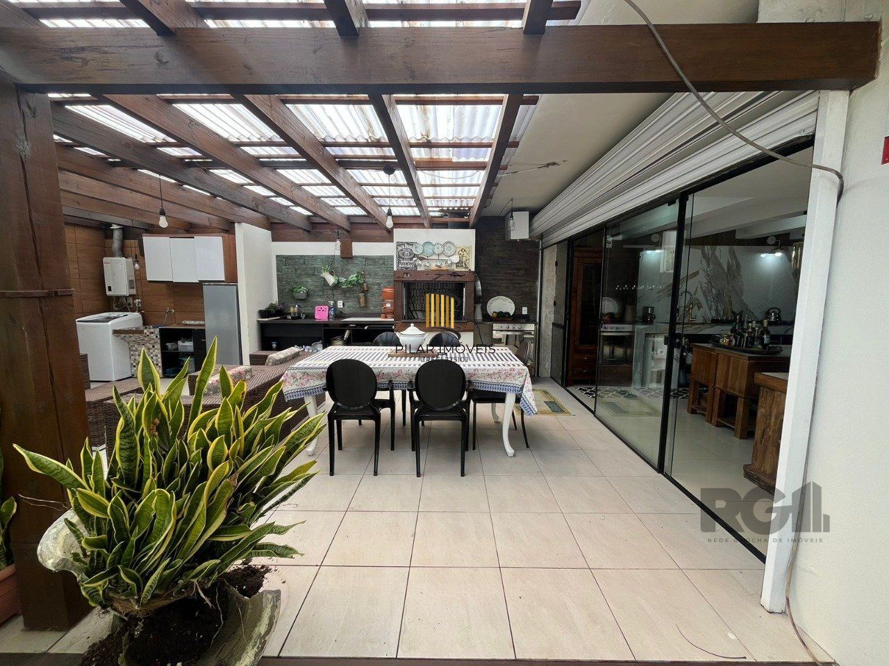 Casa Mobiliada 03 Dormitórios Bairro Jardim Verde Ipanema