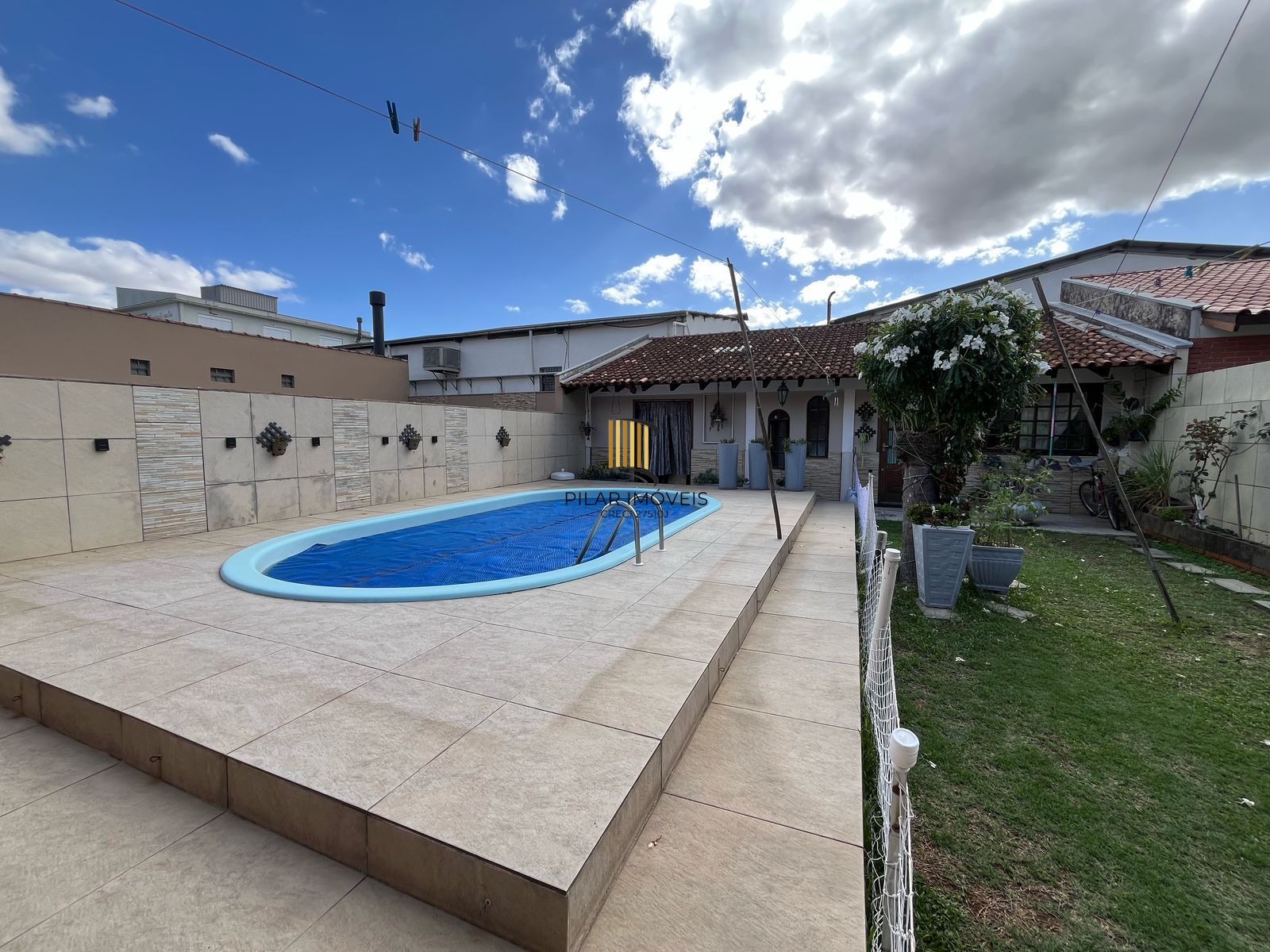 Casa com piscina a venda em Ipanema