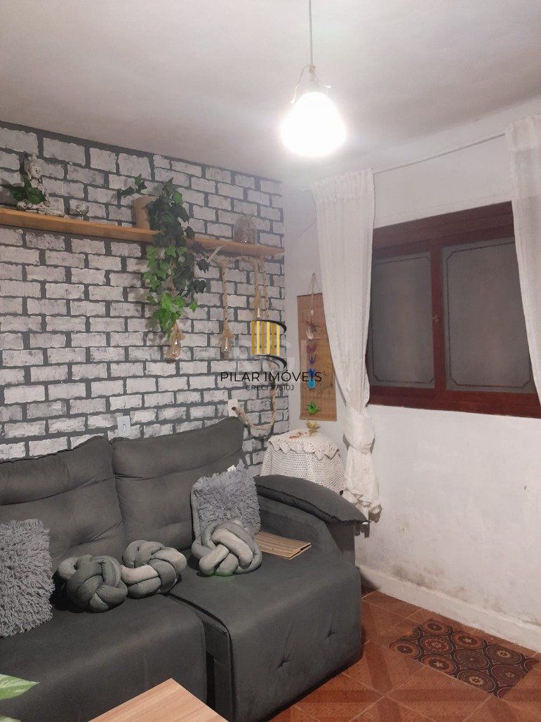 Casa 4 Dormitório(s) Bairro Restinga