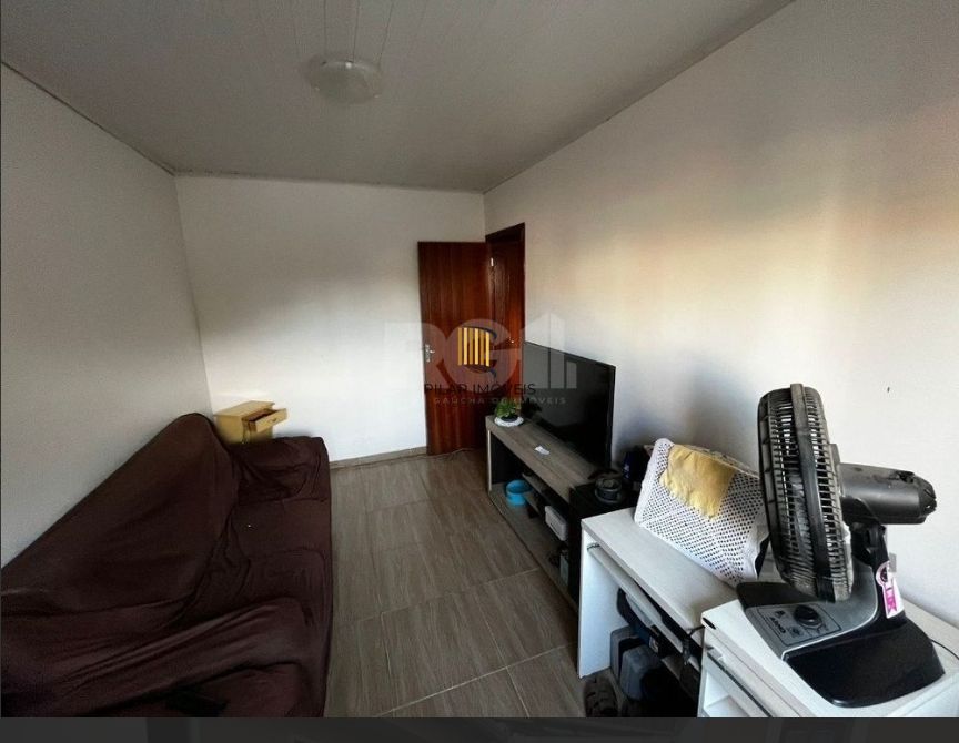 Casa 2 dormitórios no bairro Hípica