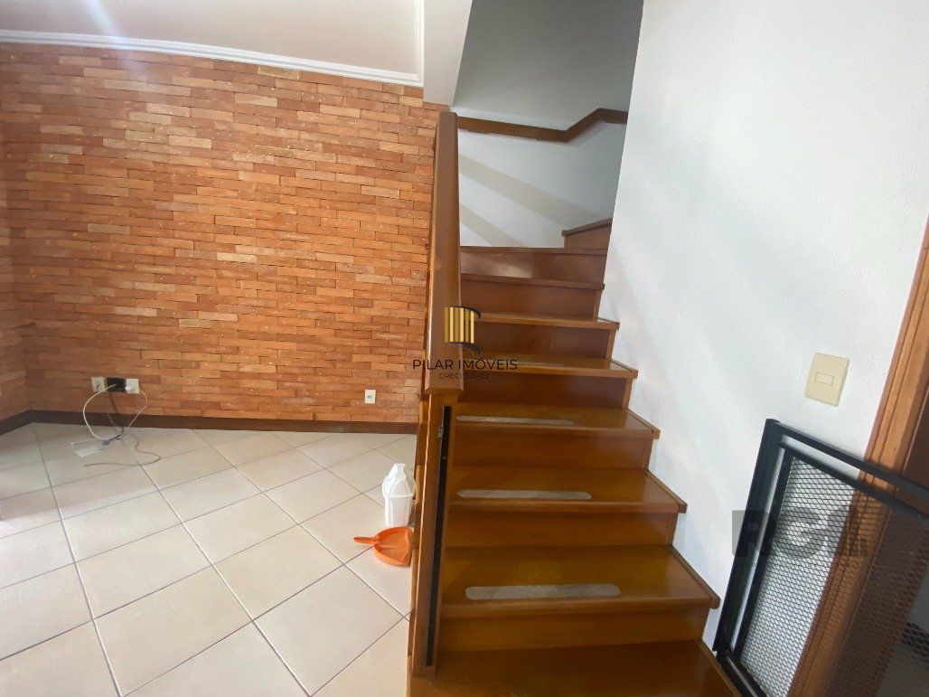 Casa 3 dormitórios no bairro Hípica