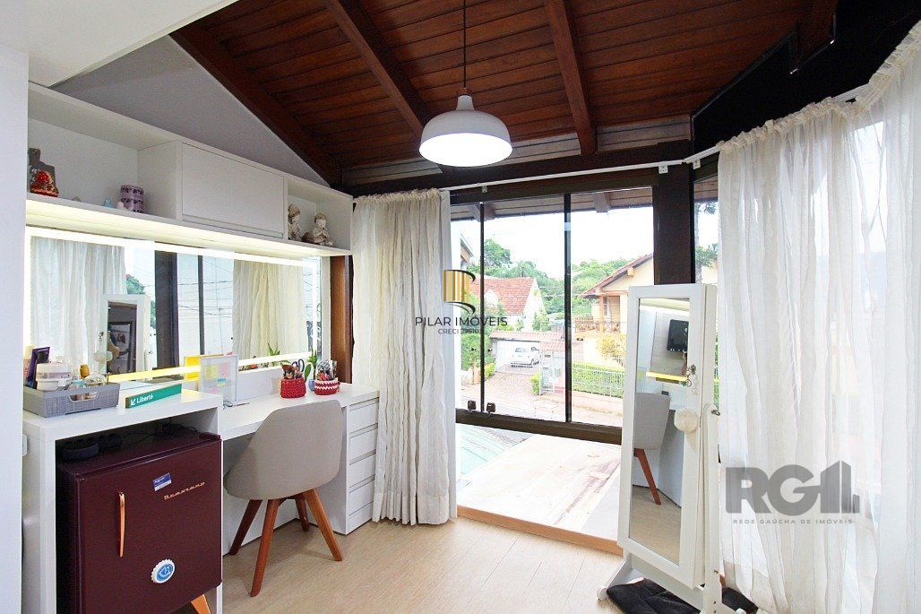 Sobrado para Venda - 218m², 4 dormitórios, sendo 3 suites, 2 vagas - Ipanema