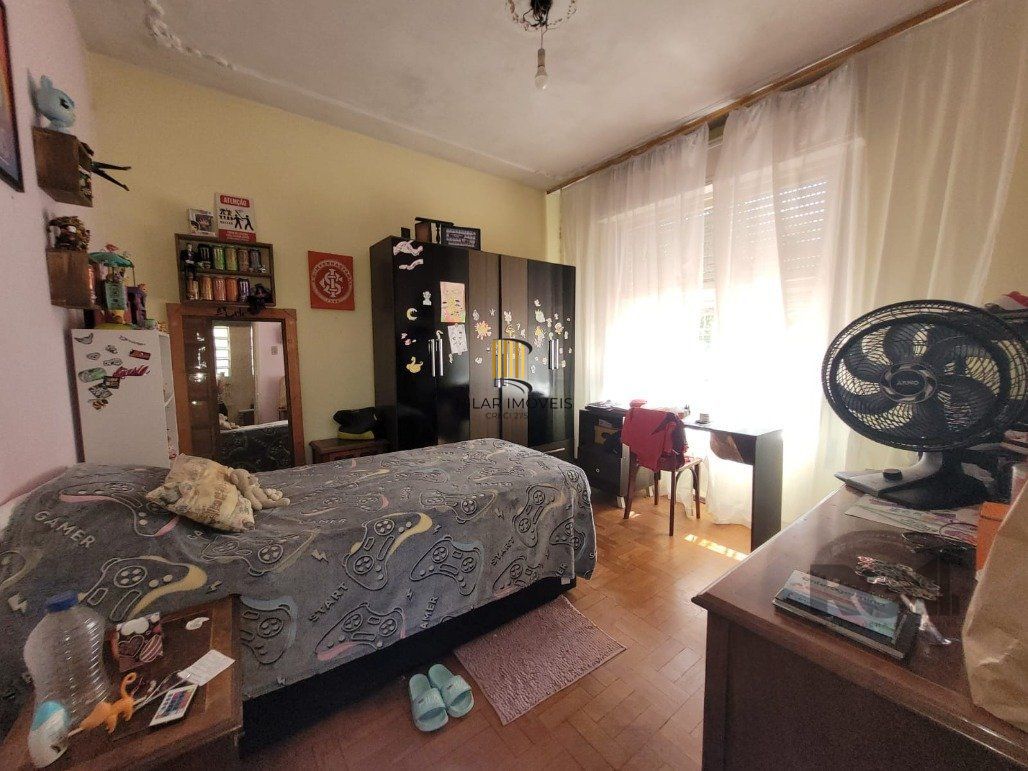 Casa 8 dormitórios no bairro Menino Deus