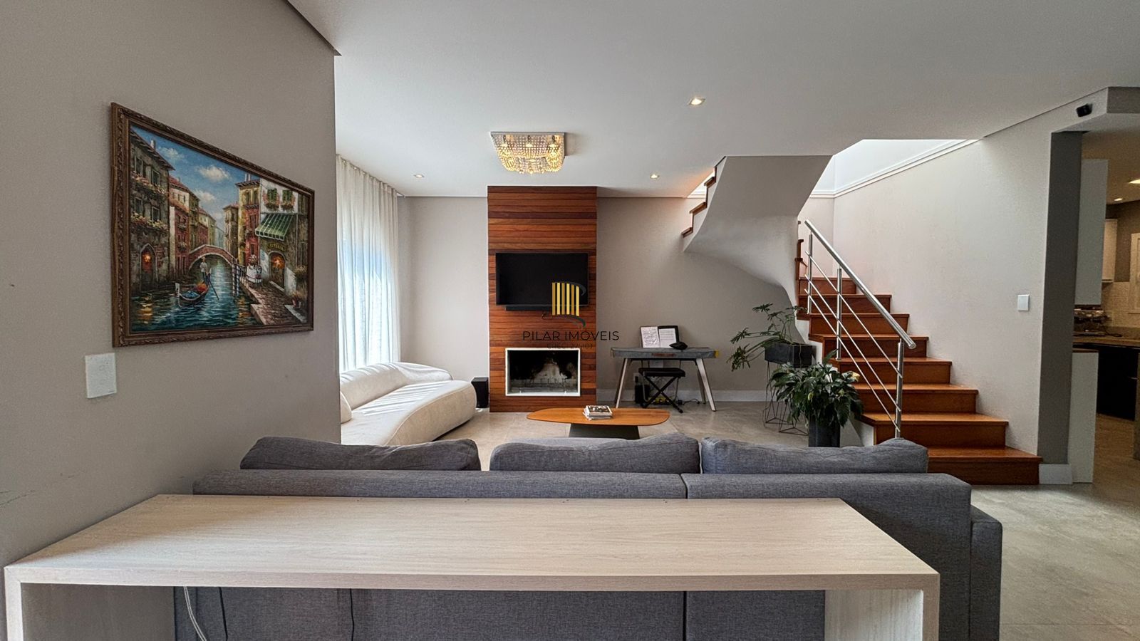 Casa 3 dormitórios no bairro Hípica