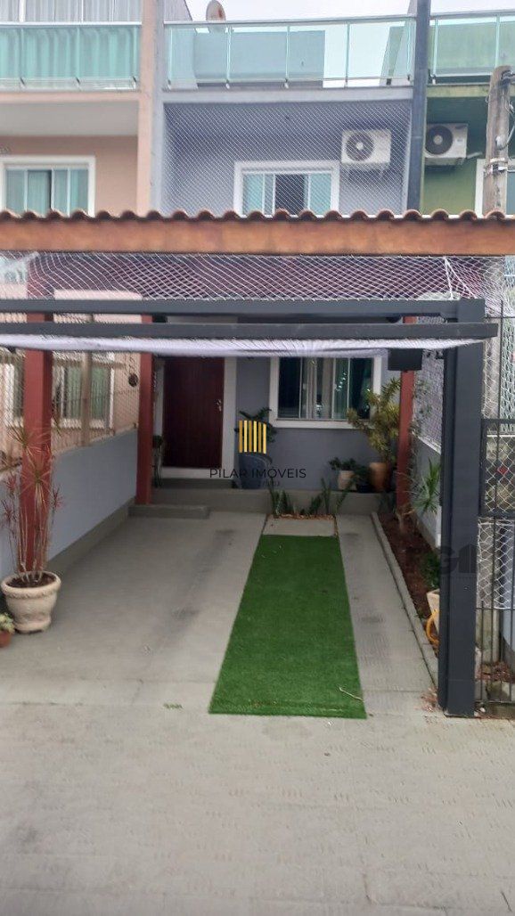 Casa 2 Dormitório(s) Bairro Guarujá