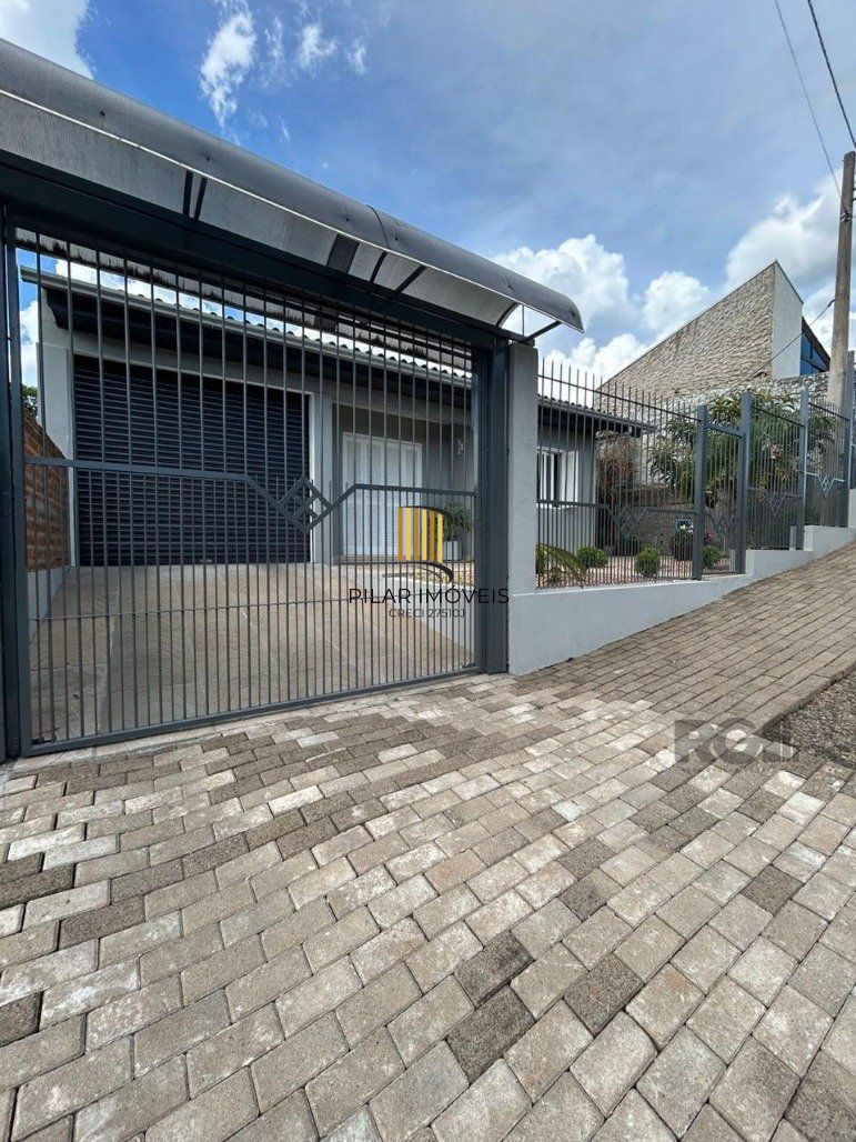 Casa 4 dormitórios no bairro Feitoria