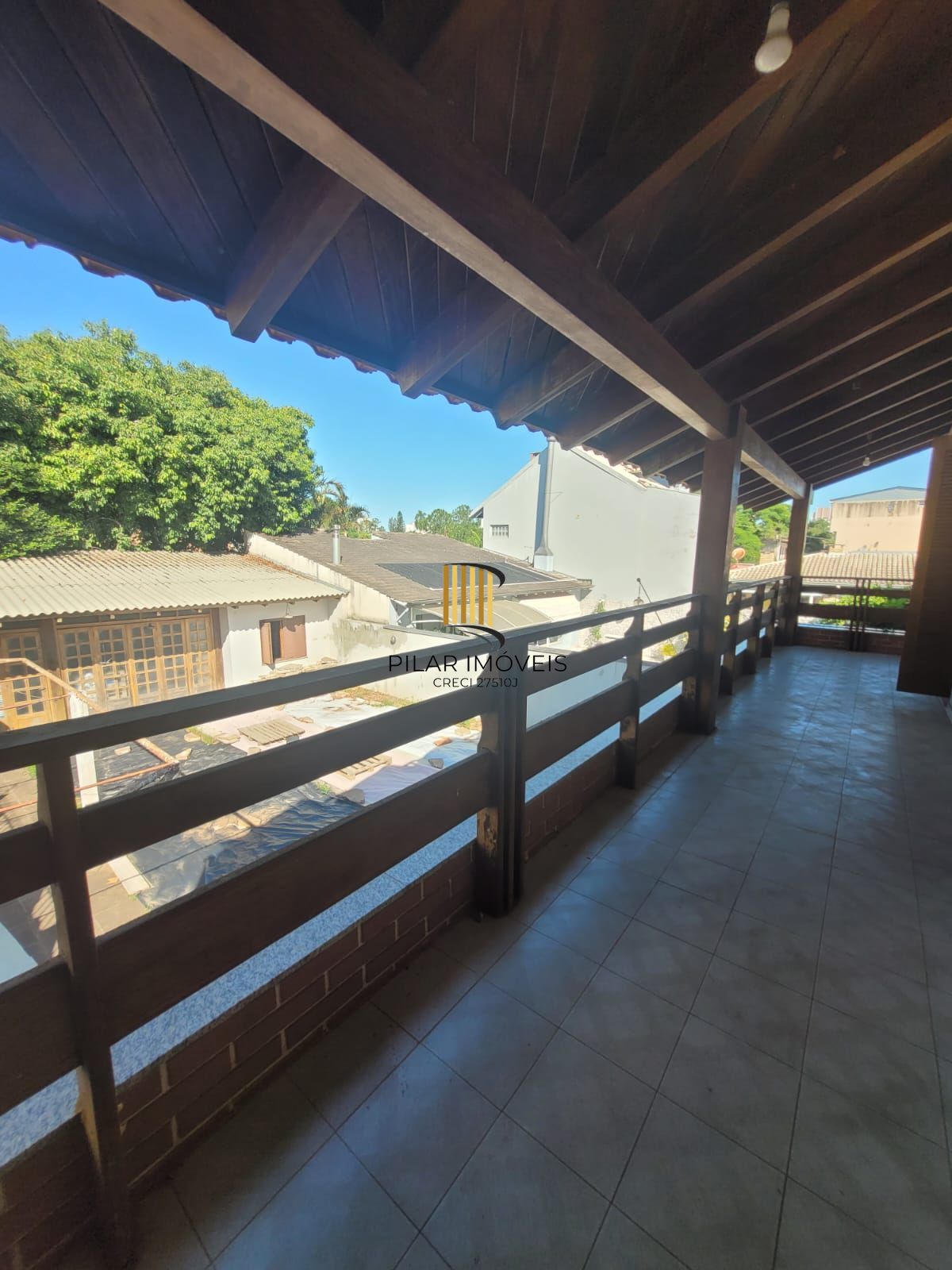 Casa 4 dormitórios no bairro Camaquã