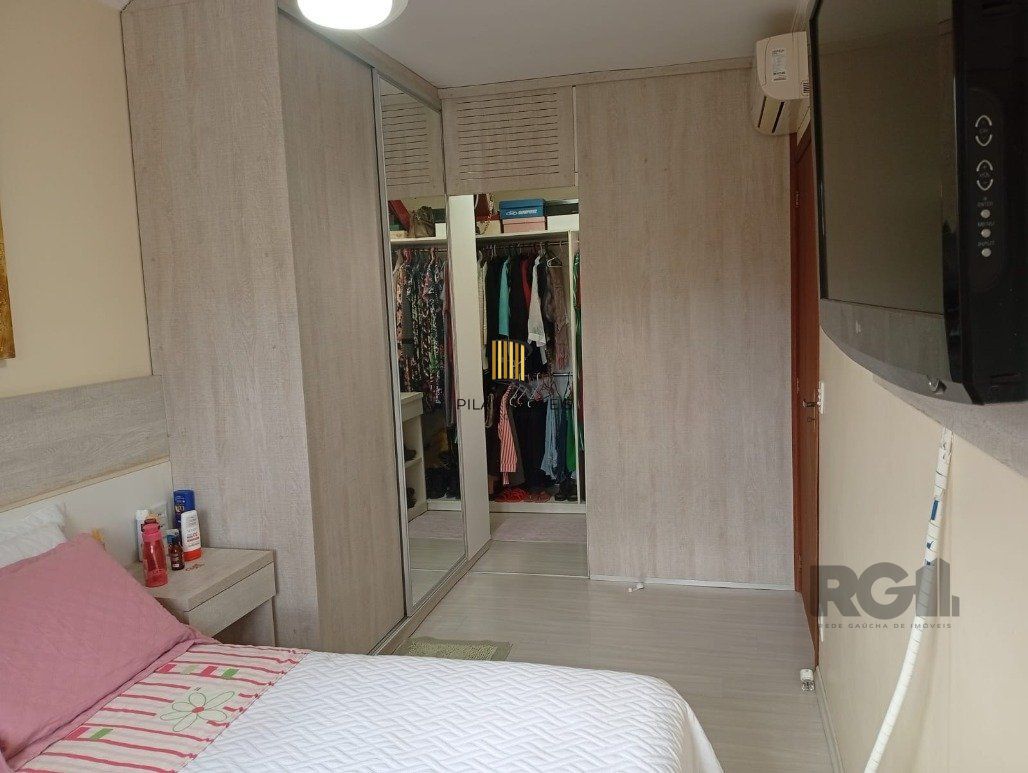 Casa 2 dormitórios no bairro Hípica
