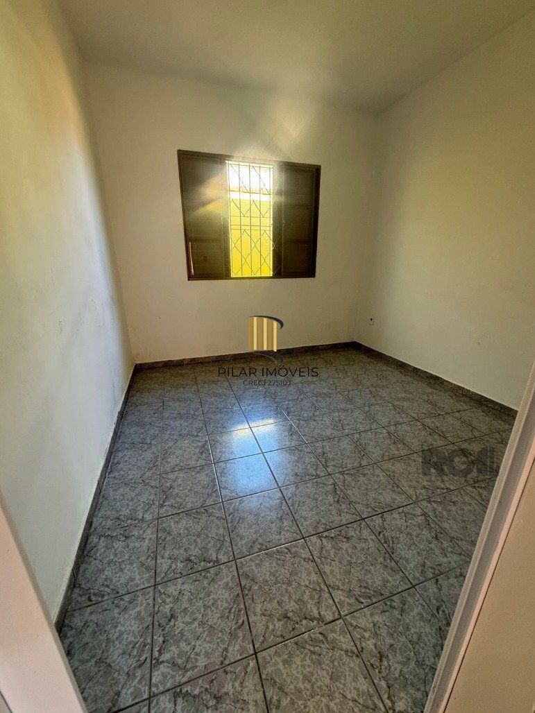 Casa de Condomínio 1 dormitório no bairro Camaquã