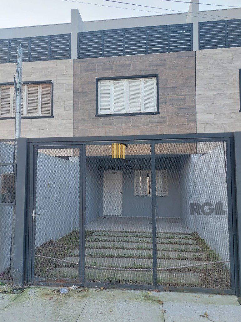 Sobrado 3 dormitórios no bairro Vila Nova