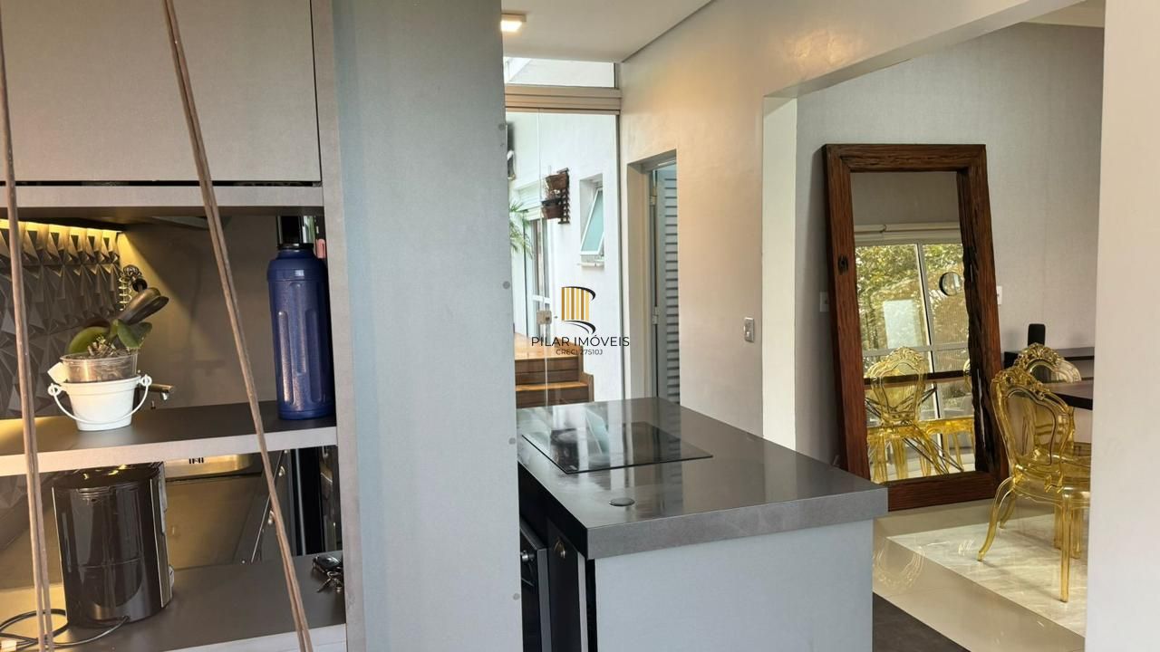 Casa de Condomínio 4 dormitórios no bairro Hípica