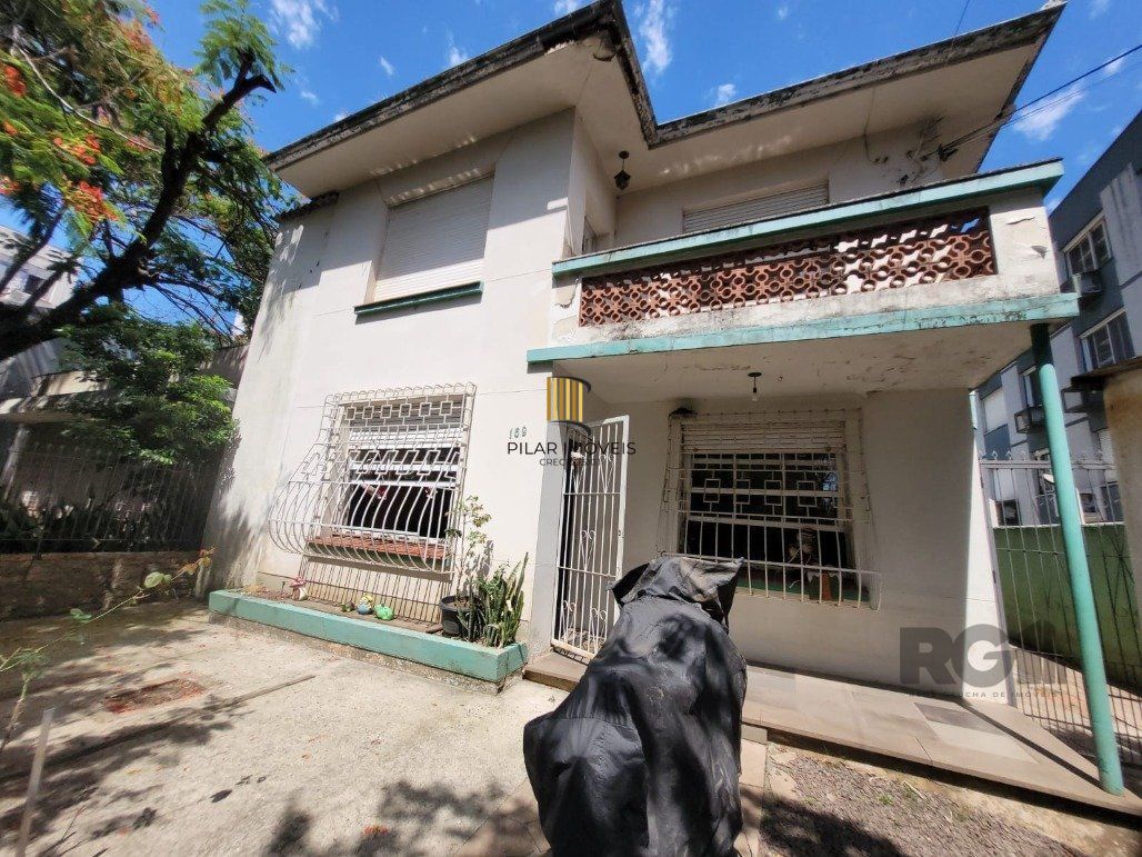 Casa 8 dormitórios no bairro Menino Deus - Pilar Imóveis