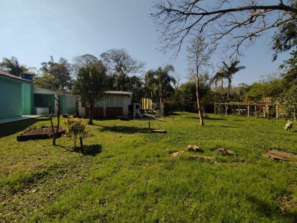 Sítio para Venda - 245m², 4 dormitórios, 10 vagas - Lami