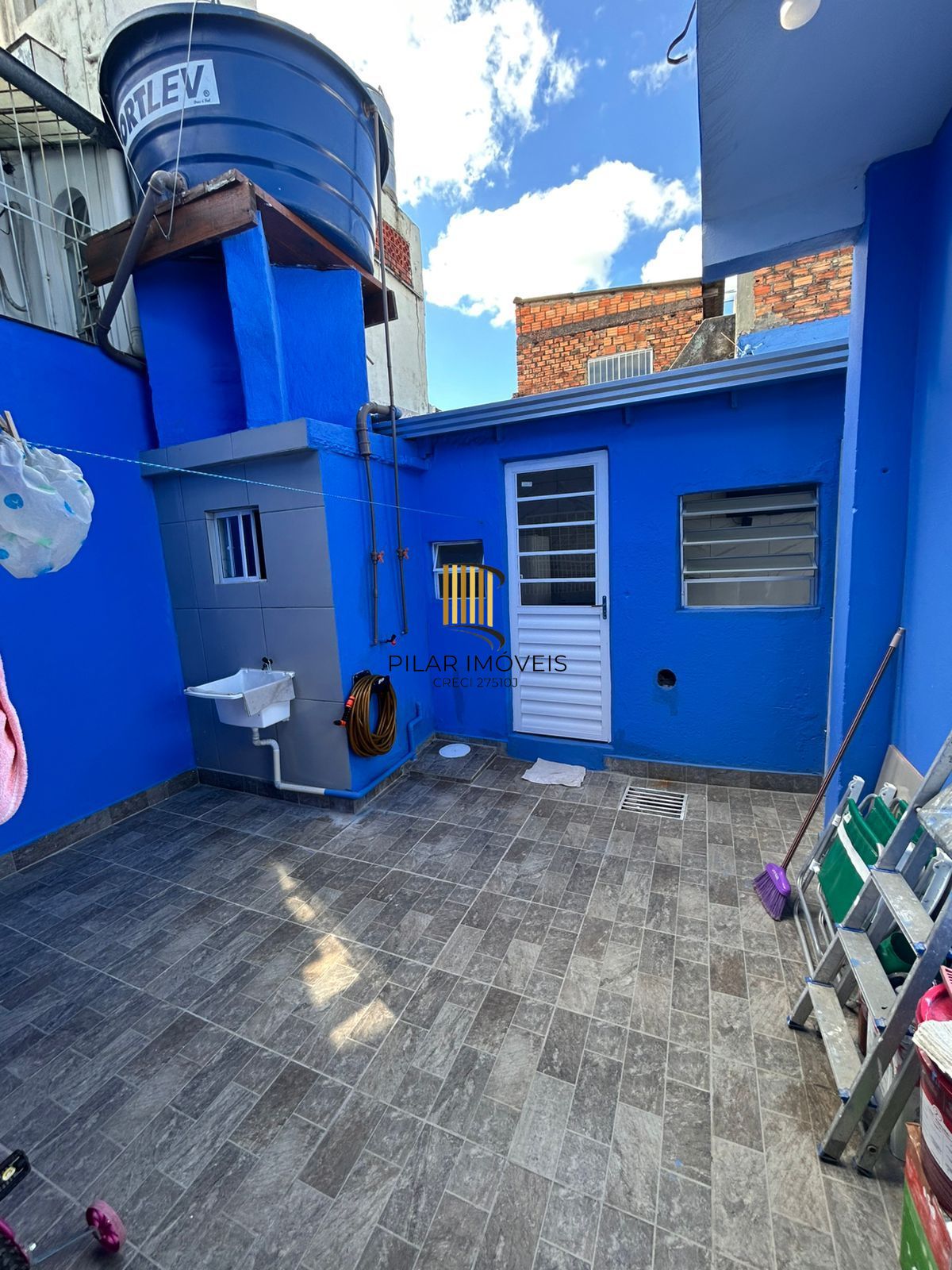 Casa 2 dormitórios no bairro Restinga