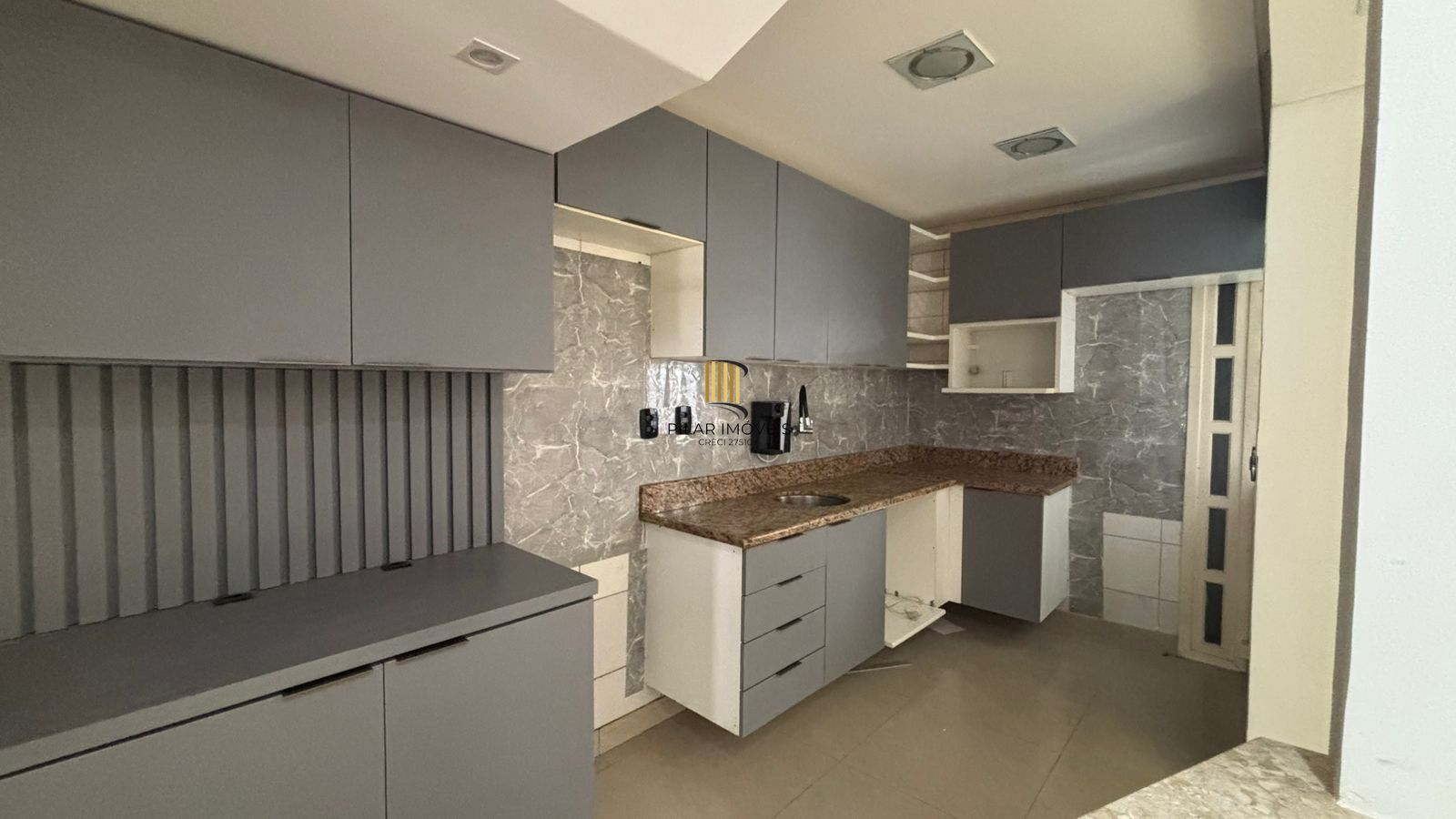 Casa 3 dormitórios no bairro Hípica