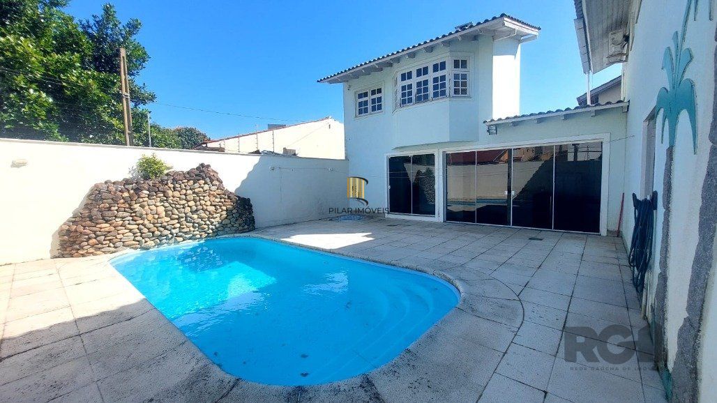 Casa 4 dormitórios no bairro Espírito Santo