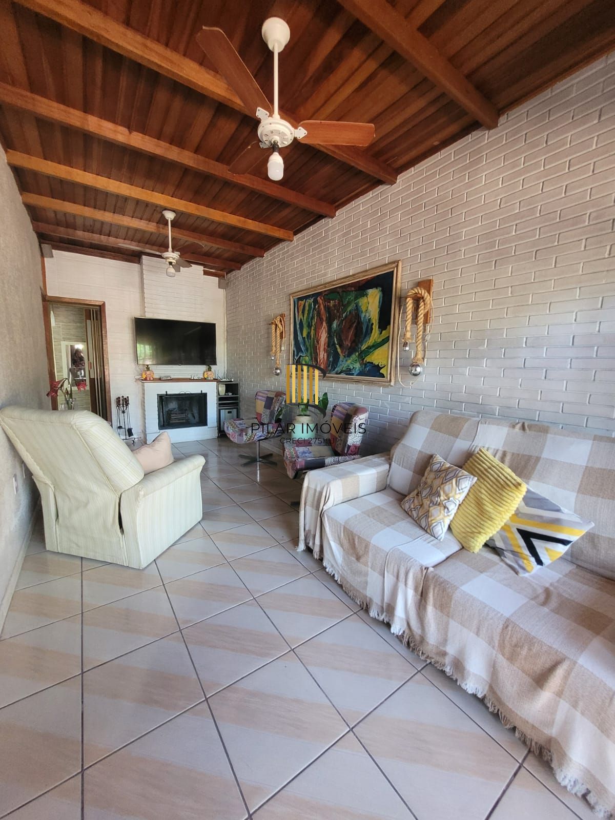 Casa 4 dormitórios no bairro Restinga