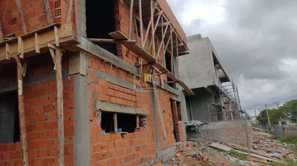 Sobrado 4 Dormitório(s) Bairro Hípica