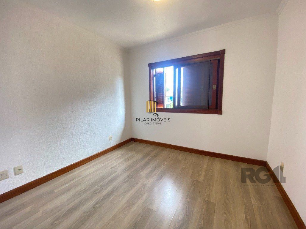 Casa 3 dormitórios no bairro Hípica