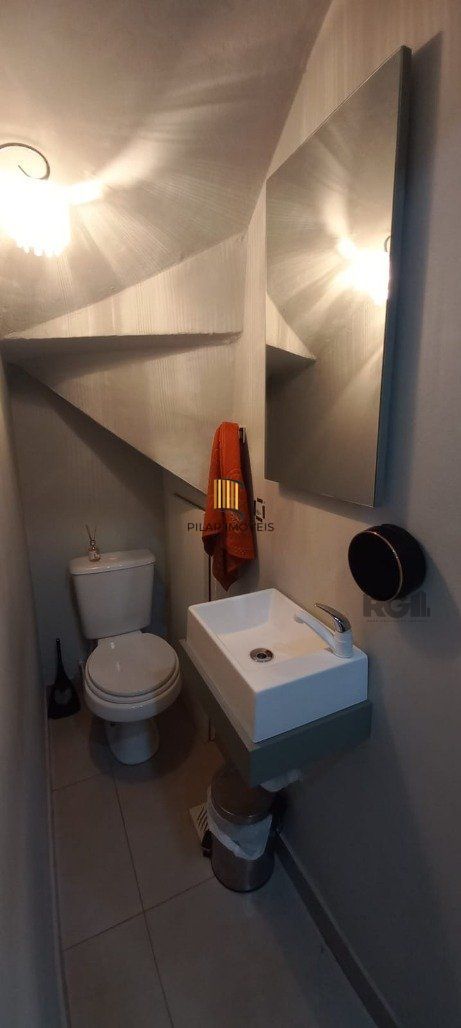 Casa 2 Dormitório(s) Bairro Guarujá