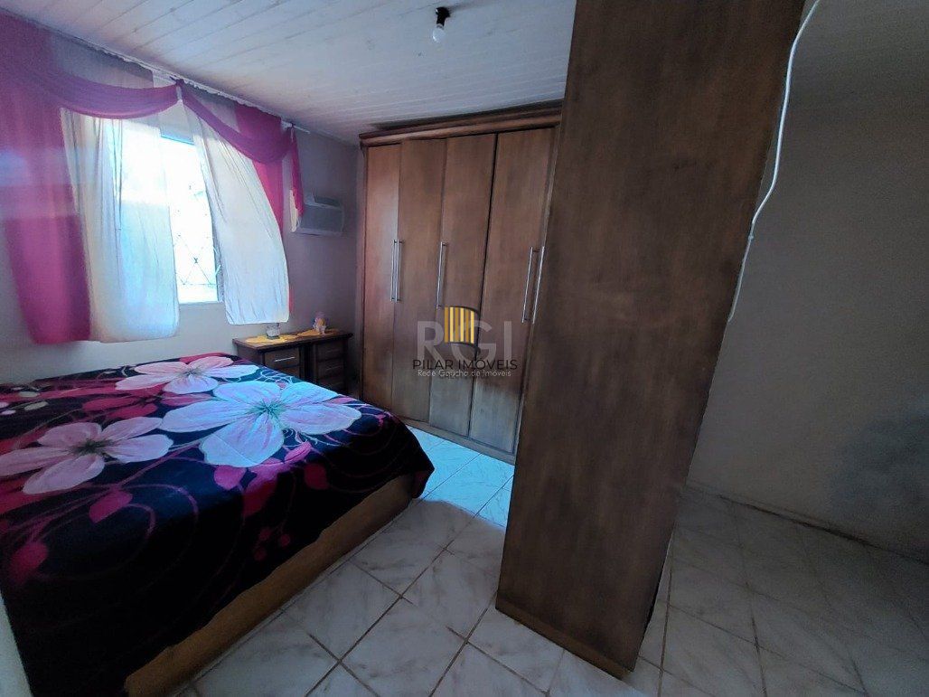 Casa para Venda - 130m², 4 dormitórios, 1 vaga - Restinga