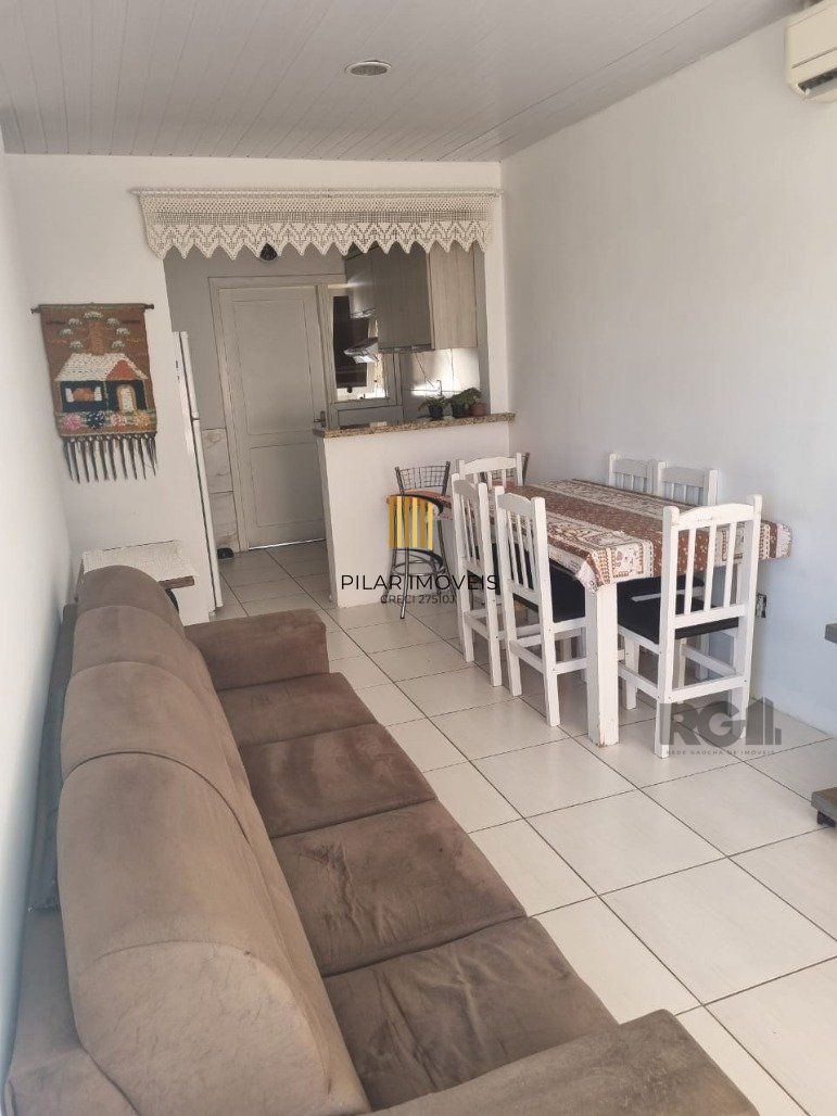 Casa Condominio 2 Dormitório(s) Bairro Hípica