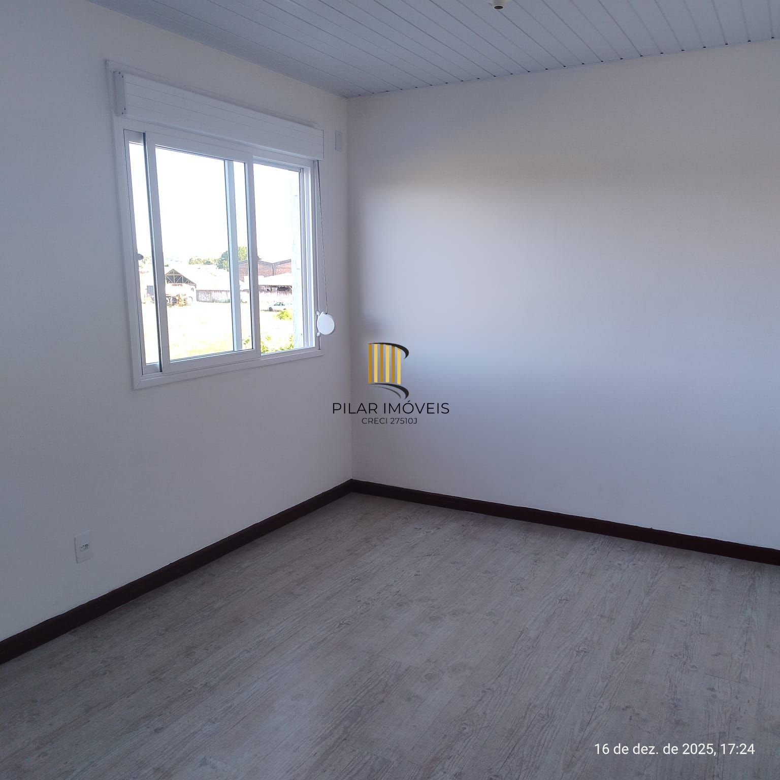 Casa 2 dormitórios no bairro Hípica