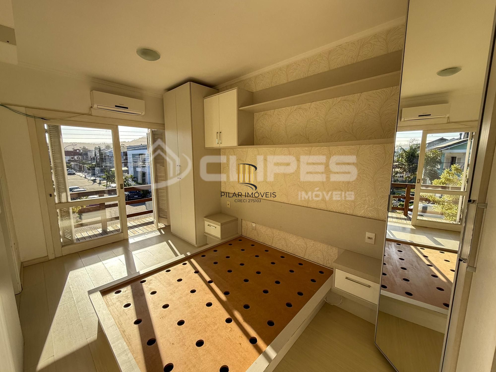 Sobrado para Venda - 140m², 3 dormitórios, sendo 1 suites, 2 vagas - Hípica