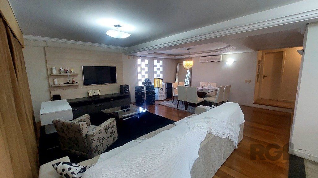 Casa 4 dormitórios no bairro Espírito Santo