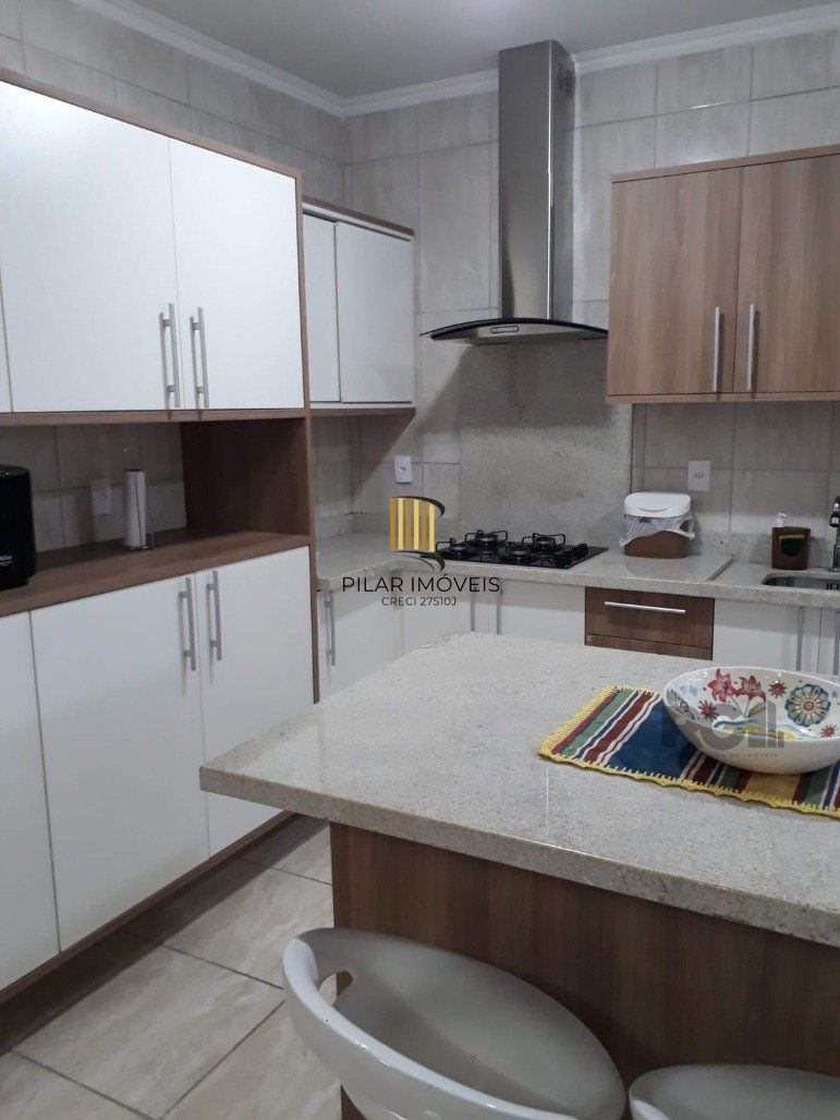 Casa 4 dormitórios no bairro Ipanema